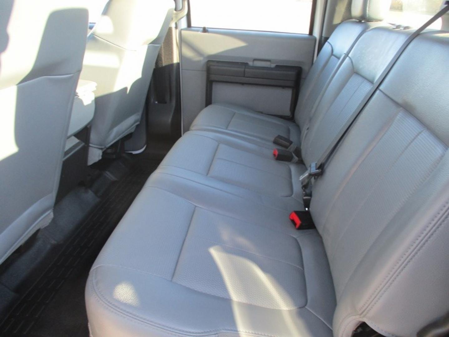2016 White /Gray Ford F-250 SD (1FT7W2B60GE) with an 6.2 V8 engine, Auto transmission, located at 1725 US-68 N, Bellefontaine, OH, 43311, (937) 592-5466, 40.387783, -83.752388 - Photo#10